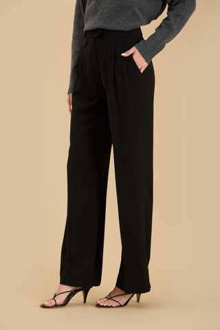 BLACK PLEATED TROUSERS