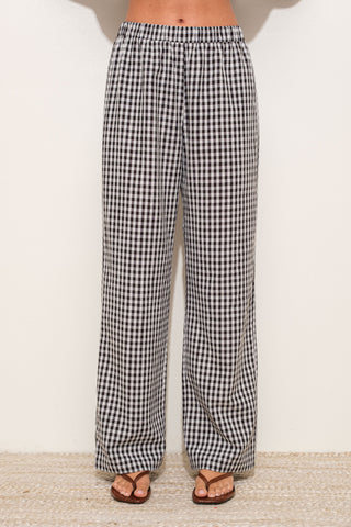 BLACK GINGHAM BOXER PANTS